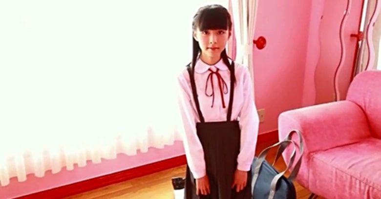 ジュニアアイドル 花桃こひな