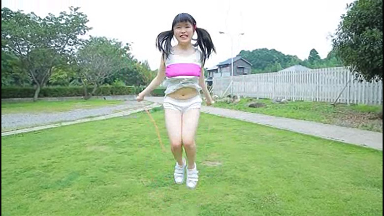 ジュニアアイドル 岡田陽菜の画像